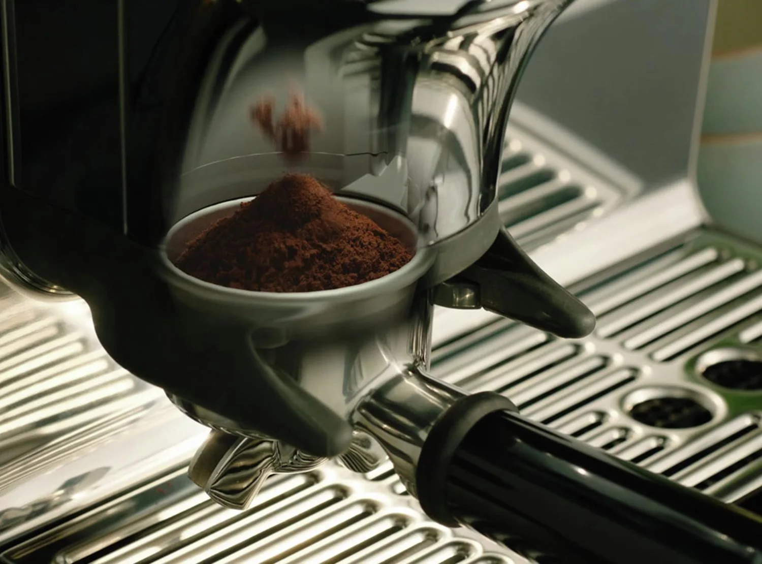 Breville Barista Express Impress - Assisted Manual Espresso